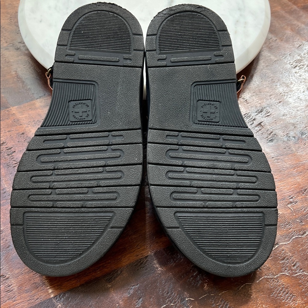 DR. MARTENS Soloman Luxor Leather 3-Strap Front Buckle Sandals Brown/Tan - Picture 8 of 11